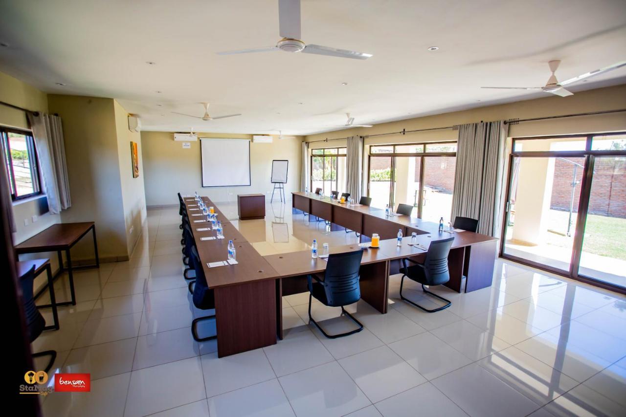 Douglas Lodge & Apartments Lilongwe Exterior foto